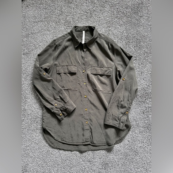 ARITZIA GROUP BABATON Utility Button Down Collar Shirt Light Olive Green Small - Picture 2 of 9